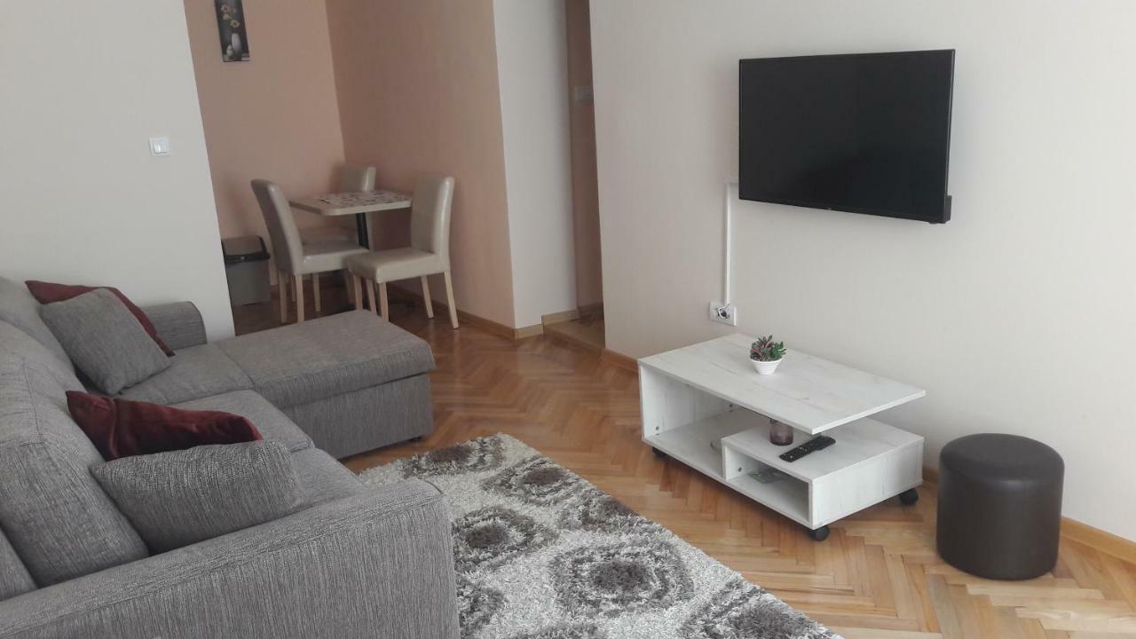 Apartmani V&F Vrnjačka Banja Buitenkant foto